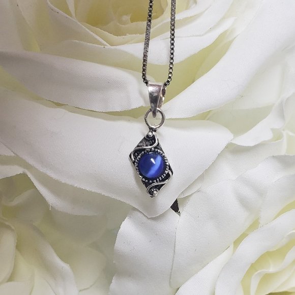 Blue Opal Vintage Delicate Pendant Necklace in 925 Silver - Picture 2 of 4